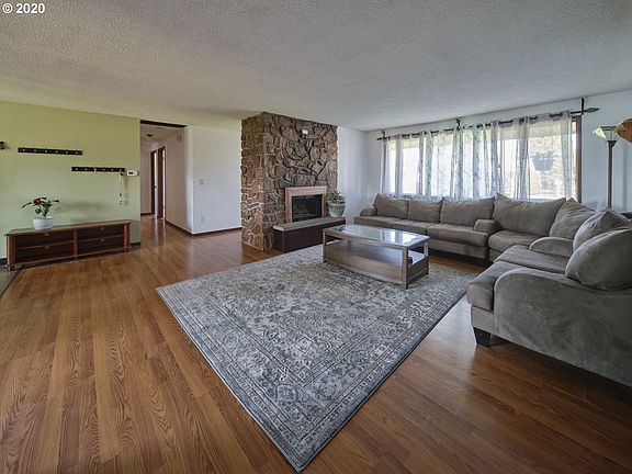 4th image of 2818 NE 78th Ave