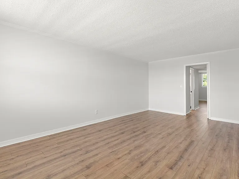 4890 Bay St NE #330 — Photo 6