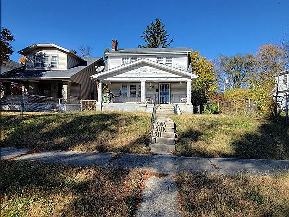 2nd image of 1943 W Grand Ave