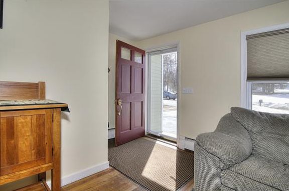 4th image of 28 Park St