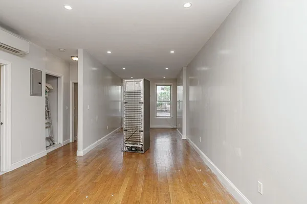 Rented by MySpaceNYC | media 8