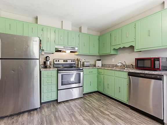 5th image of 807 Park Avenue Ct