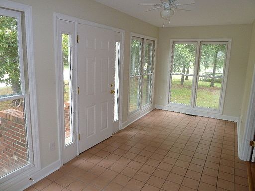 5th image of 212 NE 60th St