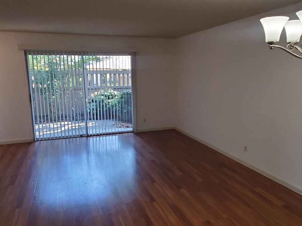 1893 Living room 2_09122024