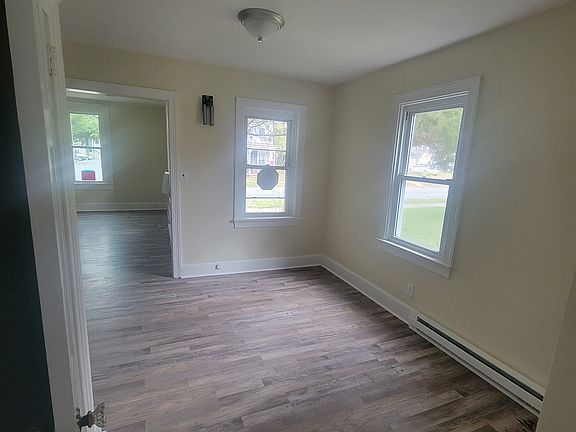 2nd image of 306 Franklin St #B