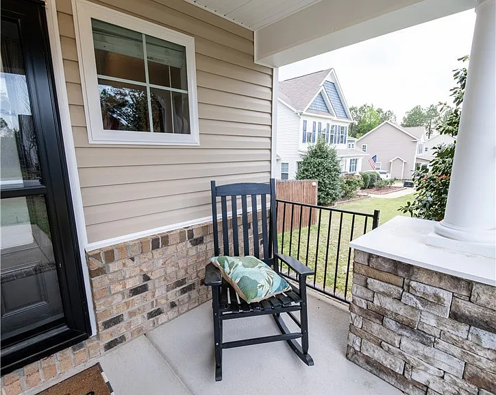 622 Omaha Dr — Photo 5
