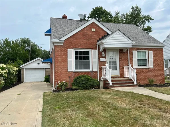 213 E 327th St, Willowick, OH 44095