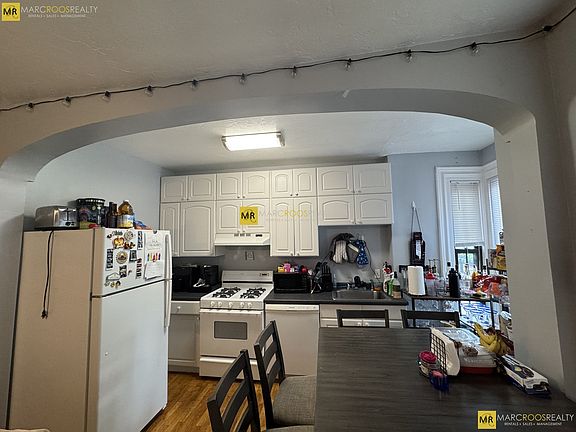 3rd image of 234 Northampton St #2B