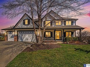 17401 Grant Cir, Omaha, NE 68116