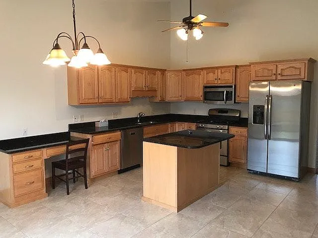 2916 Cronin Dr — Photo 3