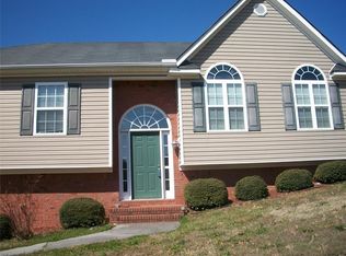 306 Kings Pointe Dr SW, Calhoun, GA 30701