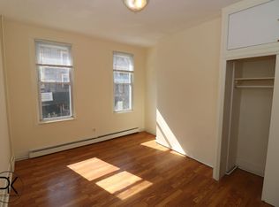 211 N 6th St APT 2L, Brooklyn, NY 11211
