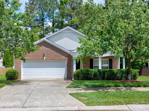 204 Southern Style Dr, Holly Springs, NC 27540