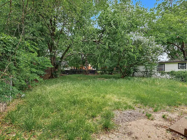 221 W Taylor St — Photo 14