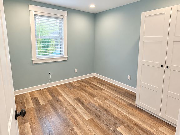 5th image of 405 W 62nd St #B
