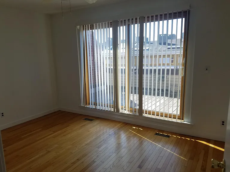 221 Head House Ct — Photo 14