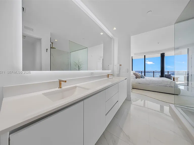 700 NE 24th St #4007 — Photo 37