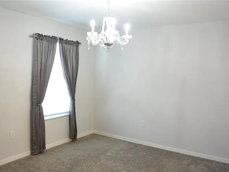 1213 Grantham Dr — Photo 18