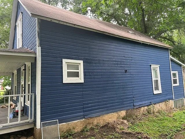 504 E Race St — Photo 23