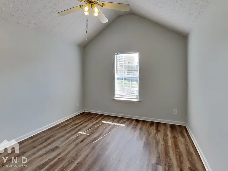 10851 Southshore Ct — Photo 17