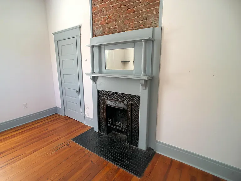 1813 Elliott Ave — Photo 11