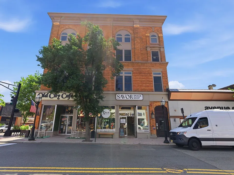 18 N Union Ave #5