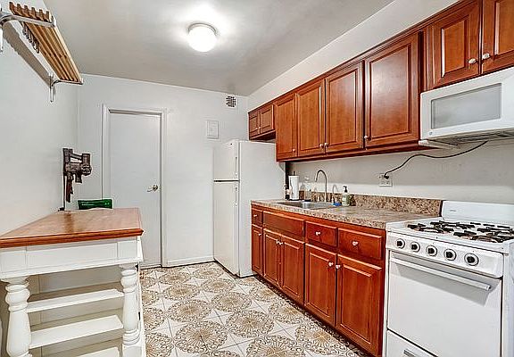 5th image of 44 W 85th St APT 2A