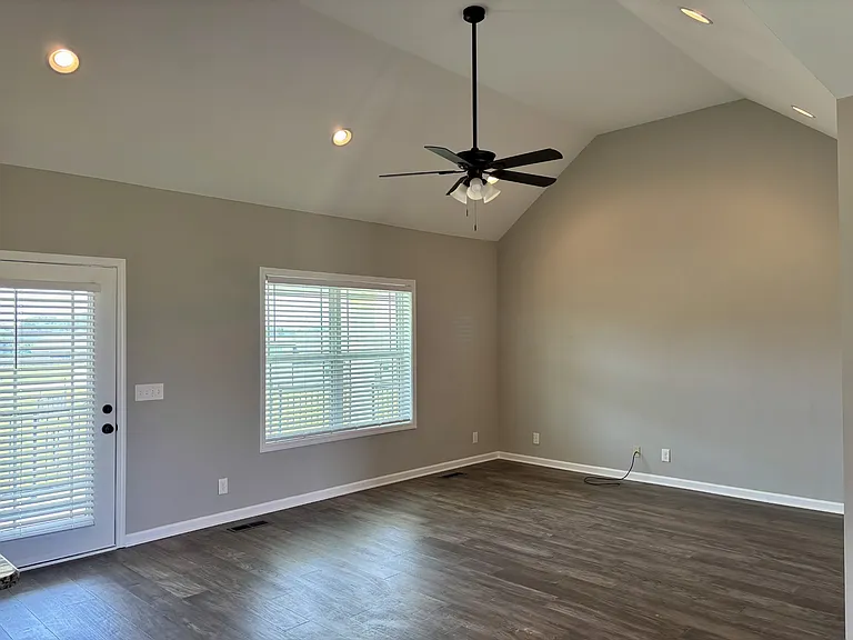 51 Regency Pl — Photo 4