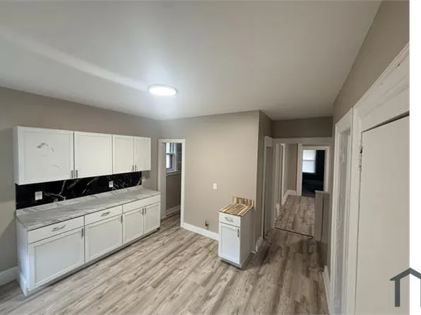 3221 N Booth St, Milwaukee, WI 53212