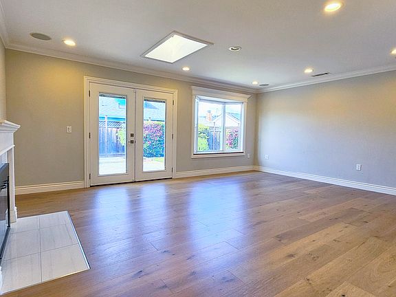 3rd image of 1823 Ronie Way