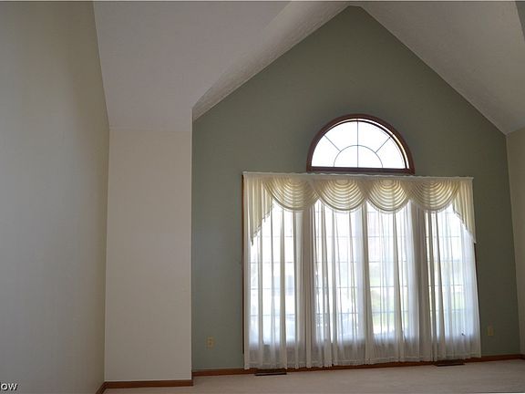 5th image of 16436 Academy Dr