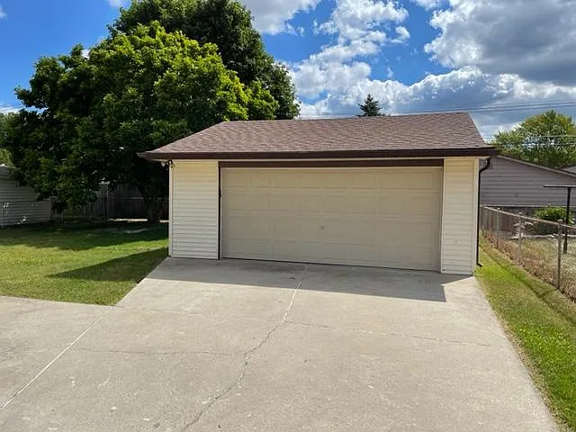 3 bed, 950 sqft, $1,950 — Photo 4