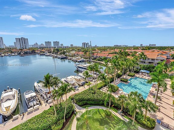 2nd image of 3610 Yacht Club Dr APT 709