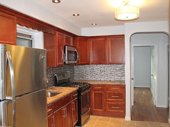 3rd image of 5701 Avenue T