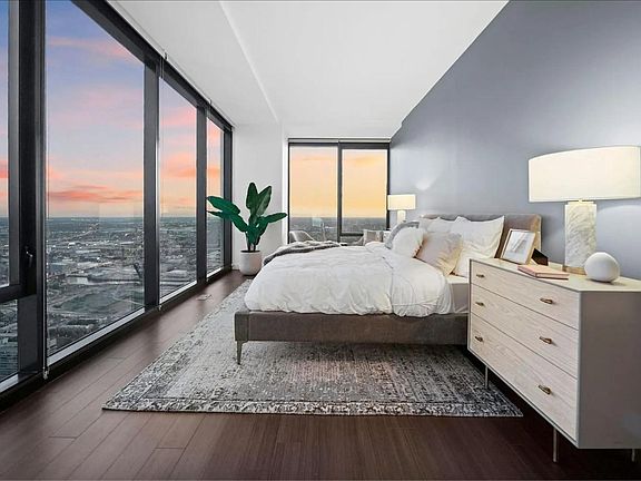 4th image of 1300 S Indiana Ave #4504