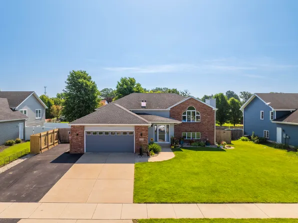 8555 Judith Ln, Saint John, IN 46373