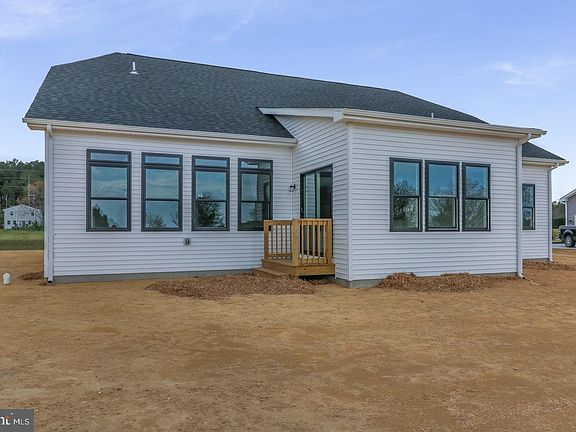 4th image of 23337 Greenbank Dr