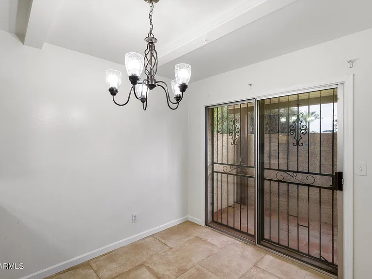 5520 N 77th Pl — Photo 7