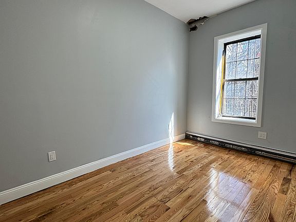 5th image of 1818 Clinton Ave #3