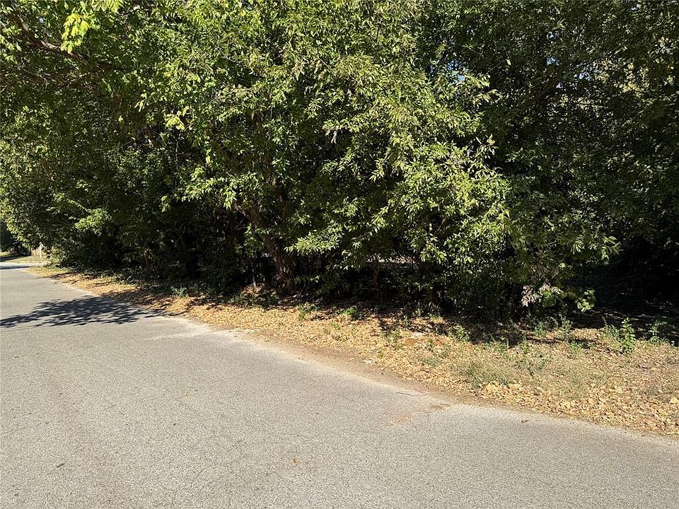 2nd image of SE 12th St Lot 22