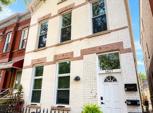 1427 W Superior St APT 2F, Chicago, IL 60642