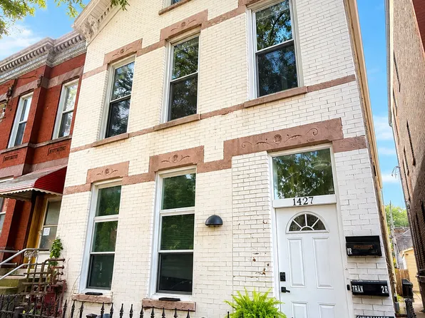 1427 W Superior St APT 2F, Chicago, IL 60642