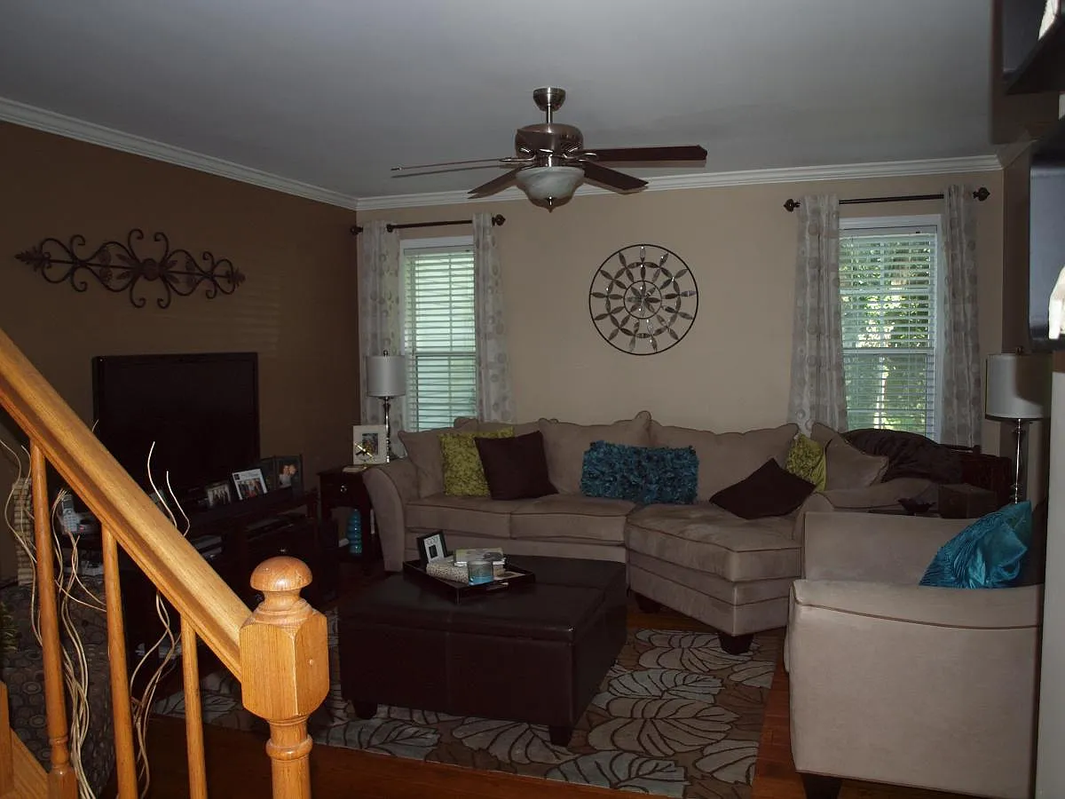 53 S Pointe Cir photo 1
