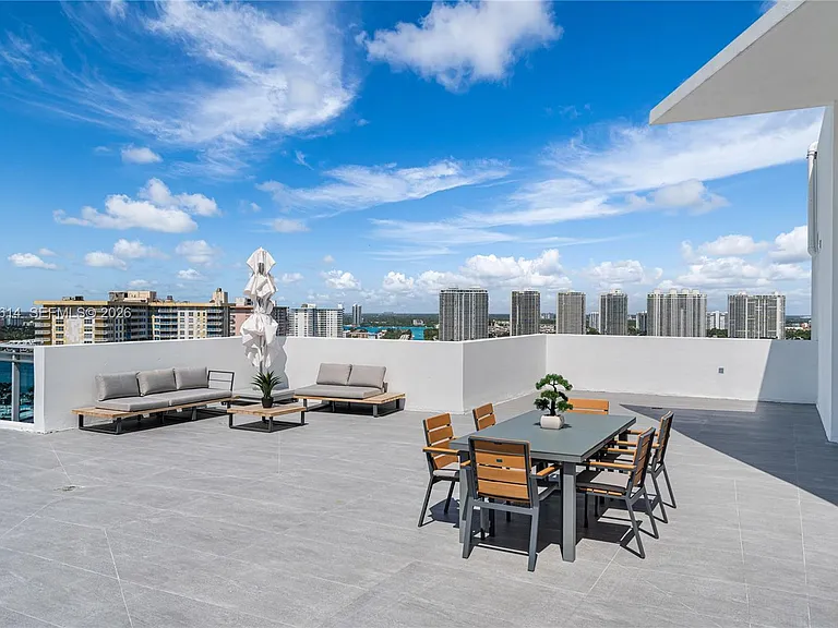 17550 Collins Ave #Penthouse 1 — Photo 6