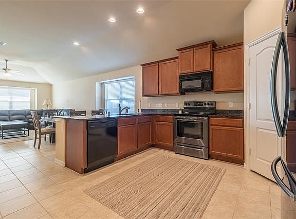 5th image of 4841 Lemon Grove Dr