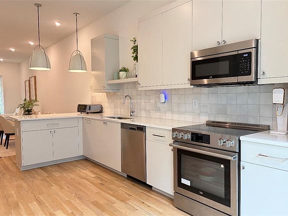 4th image of 2199 Lenox Rd NE #4