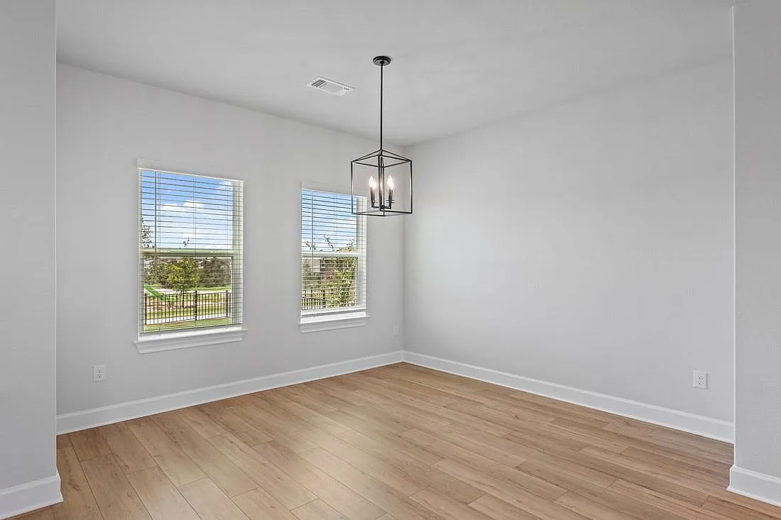 3 bed, 2.5 bath, 1864 sqft, $2,940 — Photo 2
