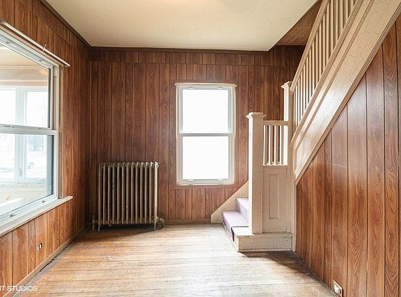 4th image of 615 S Lyman Ave