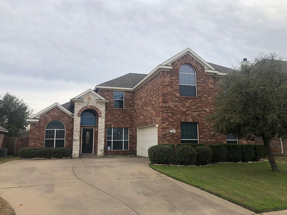 1st image of 732 Bur Oak Dr