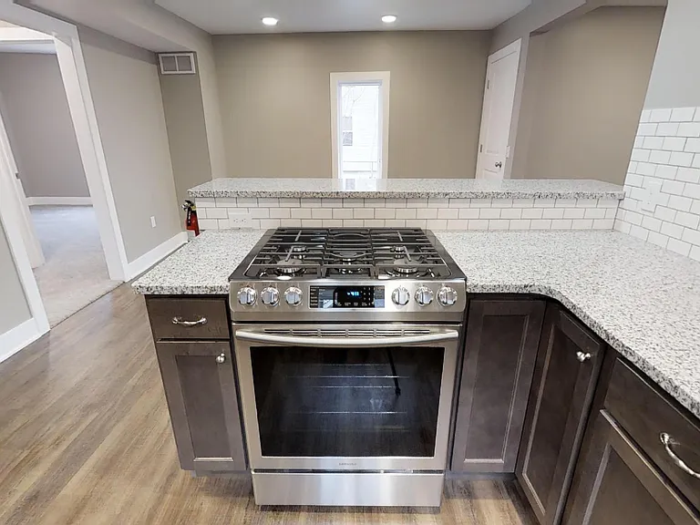 1410 Forbes St — Photo 5